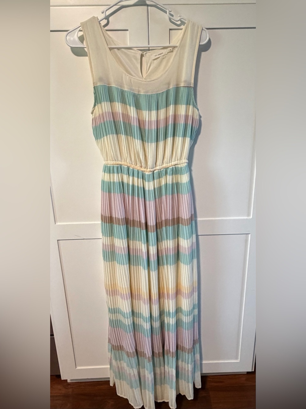 Blu Pepper  Nordstrom Rack Cream and Mint Pleated Maxi Dress